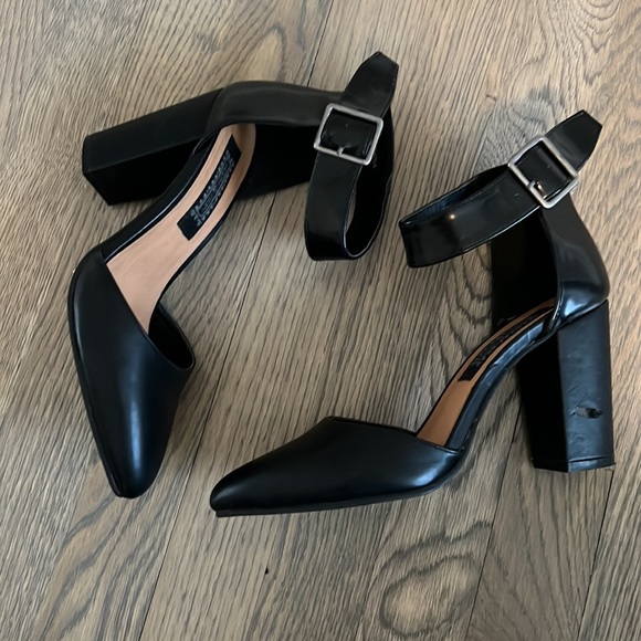 Deena & Ozzy ankle strap heels - Picture 3 of 5